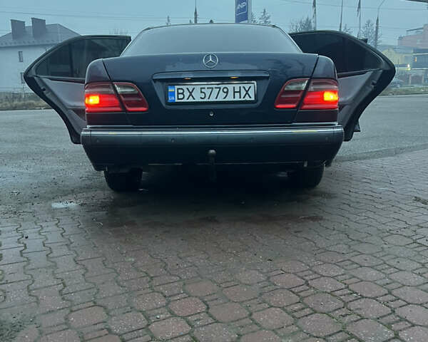 Синій Мерседес Е-Клас, об'ємом двигуна 3.22 л та пробігом 372 тис. км за 4300 $, фото 19 на Automoto.ua