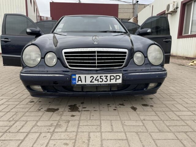 Синий Мерседес Е-Класс, объемом двигателя 2.1 л и пробегом 615 тыс. км за 4000 $, фото 1 на Automoto.ua