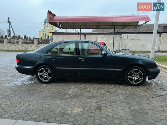 Синий Мерседес Е-Класс, объемом двигателя 3.23 л и пробегом 520 тыс. км за 2200 $, фото 4 на Automoto.ua