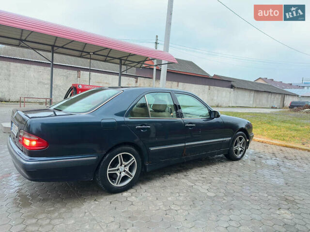 Синий Мерседес Е-Класс, объемом двигателя 3.23 л и пробегом 520 тыс. км за 2200 $, фото 3 на Automoto.ua
