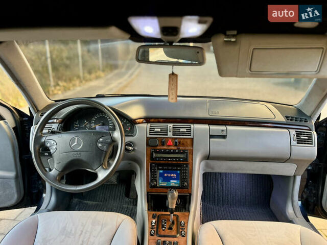 Мерседес Е-Класс 2001 в Ивано-Франковске на Automoto.ua Синий Мерседес Е-Класс, объемом двигателя 3.2 л и пробегом 350 тыс. км за 3800 $, фото 17 на Automoto.ua