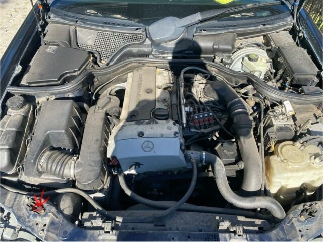 Синий Мерседес Е-Класс, объемом двигателя 2 л и пробегом 300 тыс. км за 3300 $, фото 6 на Automoto.ua