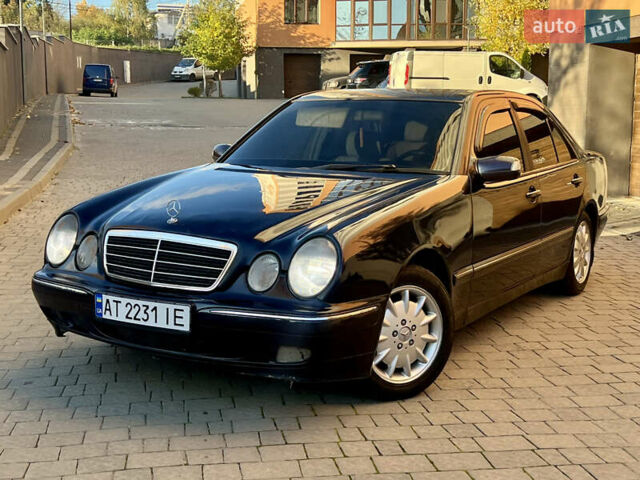 Мерседес Е-Класс 2001 в Ивано-Франковске на Automoto.ua Синий Мерседес Е-Класс, объемом двигателя 3.2 л и пробегом 350 тыс. км за 3800 $, фото 1 на Automoto.ua