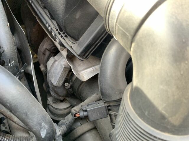 Синий Мерседес Е-Класс, объемом двигателя 2.1 л и пробегом 376 тыс. км за 4100 $, фото 16 на Automoto.ua