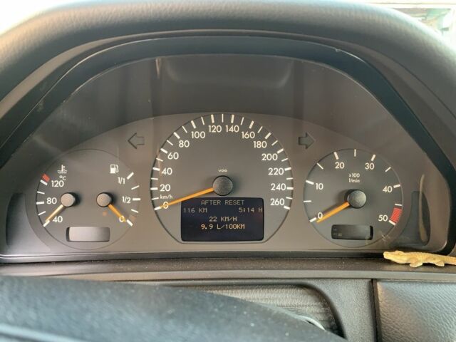 Синий Мерседес Е-Класс, объемом двигателя 2.1 л и пробегом 376 тыс. км за 4100 $, фото 14 на Automoto.ua