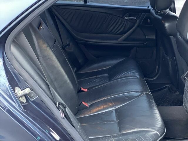 Синий Мерседес Е-Класс, объемом двигателя 2.2 л и пробегом 350 тыс. км за 3550 $, фото 15 на Automoto.ua