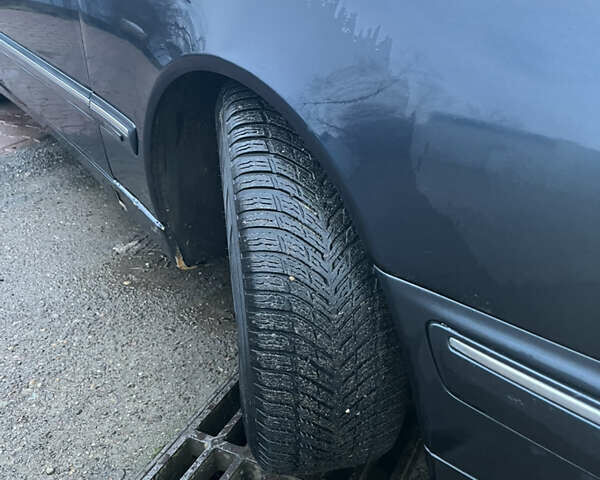 Синій Мерседес Е-Клас, об'ємом двигуна 3.22 л та пробігом 372 тис. км за 4300 $, фото 9 на Automoto.ua