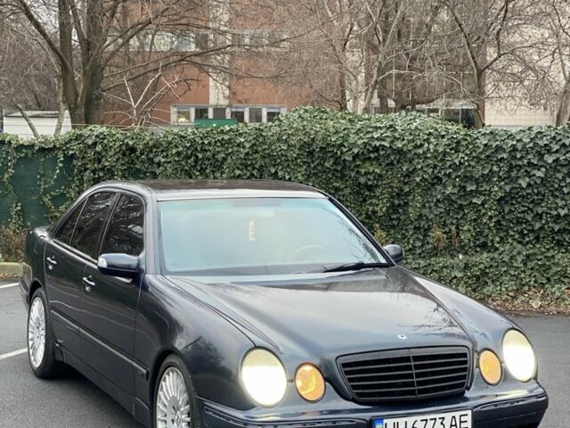 Синий Мерседес Е-Класс, объемом двигателя 2.2 л и пробегом 350 тыс. км за 3550 $, фото 1 на Automoto.ua