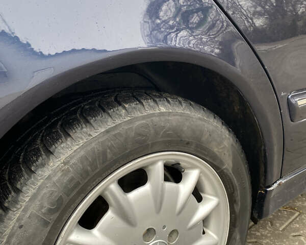 Синий Мерседес Е-Класс, объемом двигателя 3.22 л и пробегом 560 тыс. км за 3699 $, фото 17 на Automoto.ua