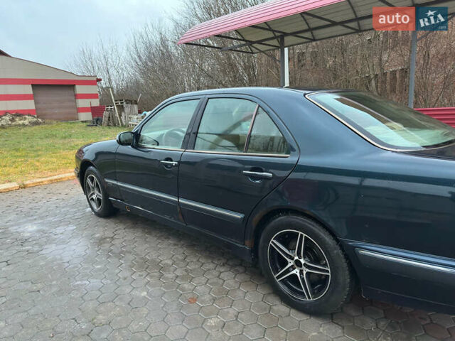 Синий Мерседес Е-Класс, объемом двигателя 3.23 л и пробегом 520 тыс. км за 2200 $, фото 2 на Automoto.ua
