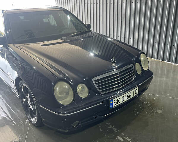 Синій Мерседес Е-Клас, об'ємом двигуна 3.2 л та пробігом 403 тис. км за 5500 $, фото 4 на Automoto.ua