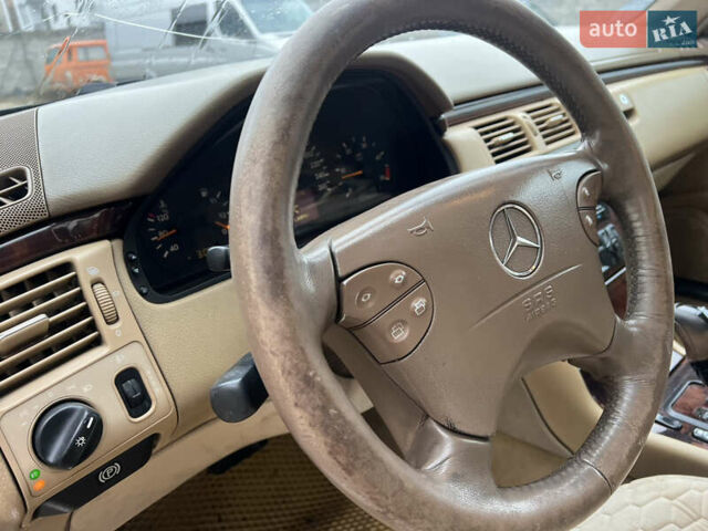 Синий Мерседес Е-Класс, объемом двигателя 3.23 л и пробегом 500 тыс. км за 2850 $, фото 9 на Automoto.ua