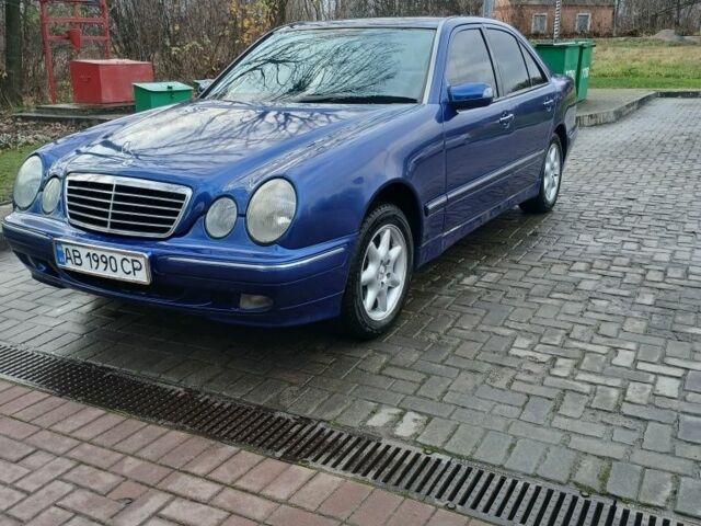 Синий Мерседес Е-Класс, объемом двигателя 2 л и пробегом 300 тыс. км за 3800 $, фото 5 на Automoto.ua