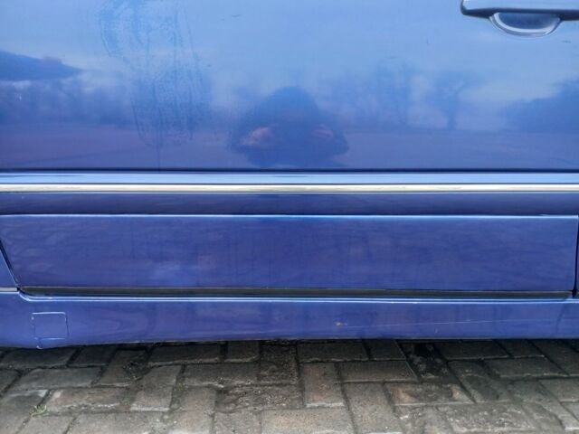 Синий Мерседес Е-Класс, объемом двигателя 2 л и пробегом 300 тыс. км за 3800 $, фото 13 на Automoto.ua