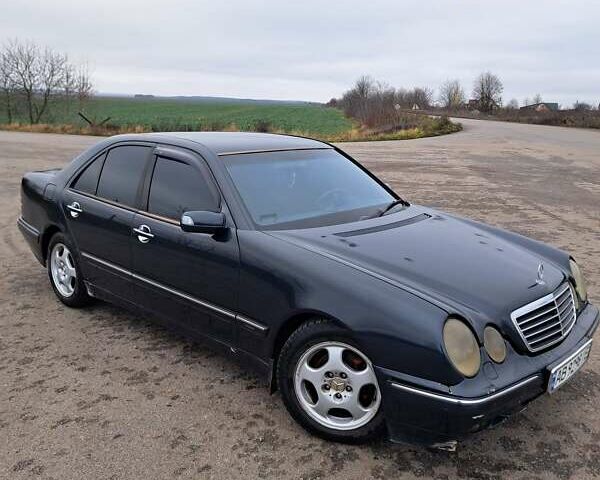 Синий Мерседес Е-Класс, объемом двигателя 2.2 л и пробегом 400 тыс. км за 2850 $, фото 17 на Automoto.ua