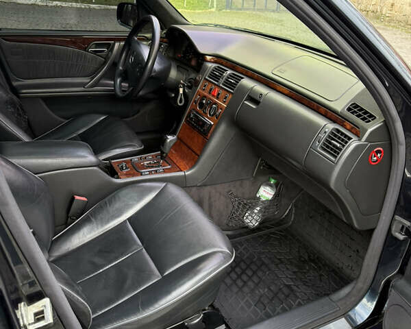 Синий Мерседес Е-Класс, объемом двигателя 2.7 л и пробегом 350 тыс. км за 6700 $, фото 14 на Automoto.ua