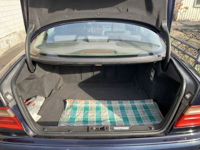 Синий Мерседес Е-Класс, объемом двигателя 2.1 л и пробегом 376 тыс. км за 4100 $, фото 3 на Automoto.ua