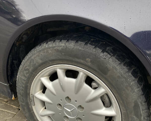 Синий Мерседес Е-Класс, объемом двигателя 3.22 л и пробегом 560 тыс. км за 3699 $, фото 18 на Automoto.ua