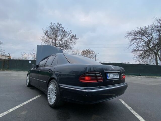 Синий Мерседес Е-Класс, объемом двигателя 2.2 л и пробегом 350 тыс. км за 3550 $, фото 23 на Automoto.ua