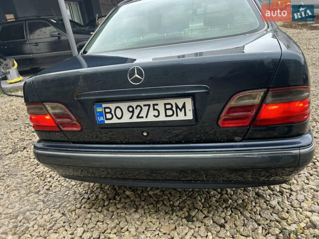 Синий Мерседес Е-Класс, объемом двигателя 3.23 л и пробегом 500 тыс. км за 2850 $, фото 4 на Automoto.ua