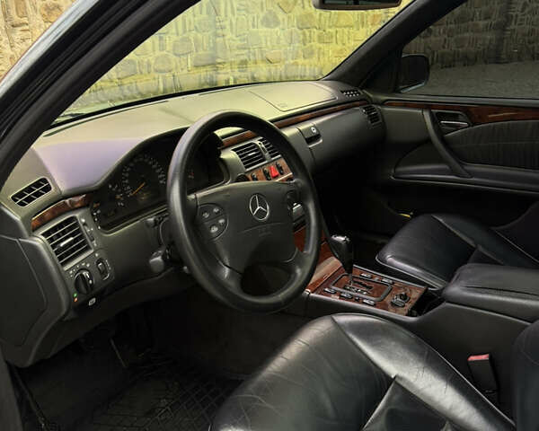 Синий Мерседес Е-Класс, объемом двигателя 2.7 л и пробегом 350 тыс. км за 6700 $, фото 22 на Automoto.ua