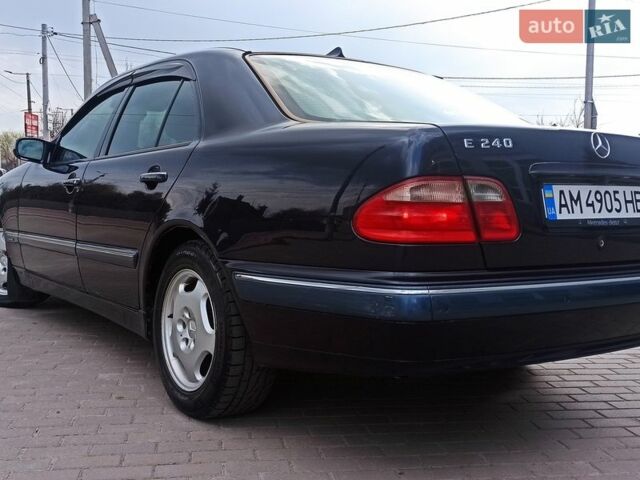 Синій Мерседес Е-Клас, об'ємом двигуна 2.6 л та пробігом 399 тис. км за 4900 $, фото 2 на Automoto.ua