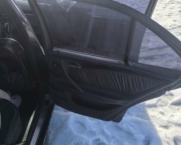 Синий Мерседес Е-Класс, объемом двигателя 2.2 л и пробегом 439 тыс. км за 3800 $, фото 18 на Automoto.ua