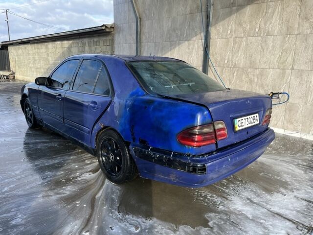 Синий Мерседес Е-Класс, объемом двигателя 2.2 л и пробегом 400 тыс. км за 1500 $, фото 6 на Automoto.ua