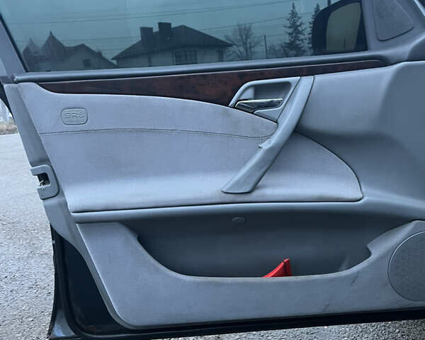 Синій Мерседес Е-Клас, об'ємом двигуна 3.22 л та пробігом 372 тис. км за 4300 $, фото 13 на Automoto.ua