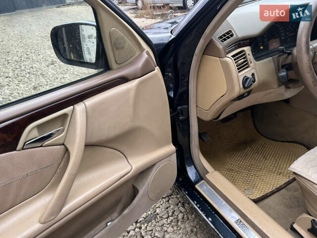 Синий Мерседес Е-Класс, объемом двигателя 3.23 л и пробегом 500 тыс. км за 2850 $, фото 8 на Automoto.ua