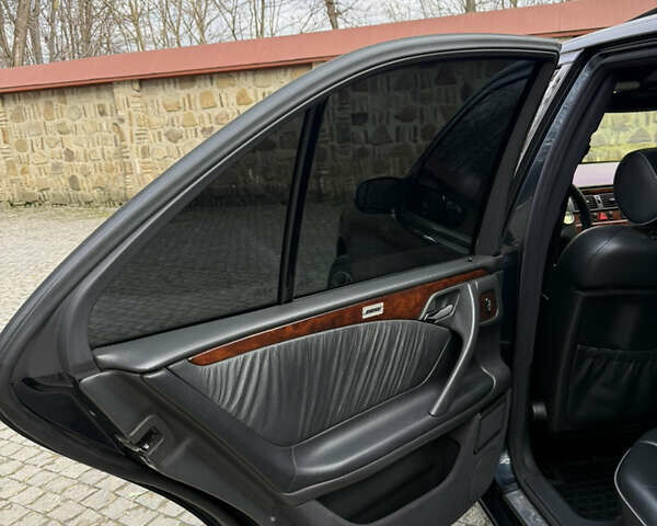 Синий Мерседес Е-Класс, объемом двигателя 2.7 л и пробегом 350 тыс. км за 6700 $, фото 19 на Automoto.ua