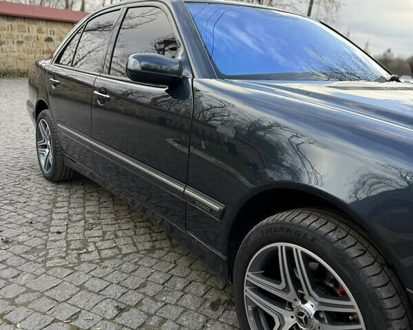 Синий Мерседес Е-Класс, объемом двигателя 2.7 л и пробегом 350 тыс. км за 6700 $, фото 4 на Automoto.ua