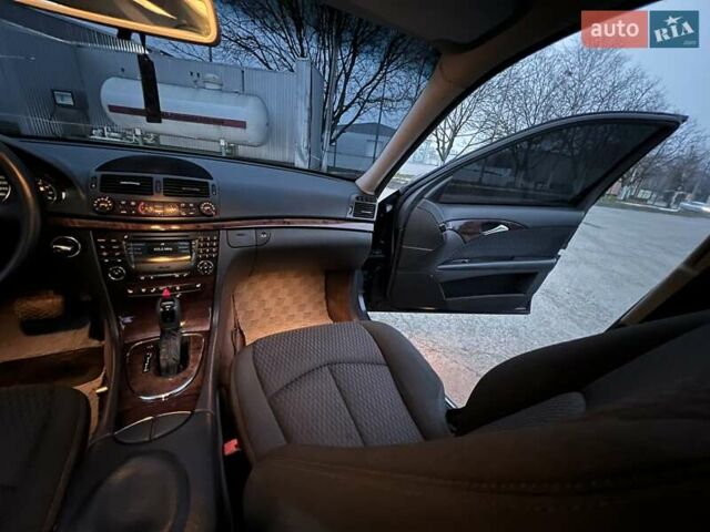 Синій Мерседес Е-Клас, об'ємом двигуна 2.6 л та пробігом 300 тис. км за 5250 $, фото 63 на Automoto.ua