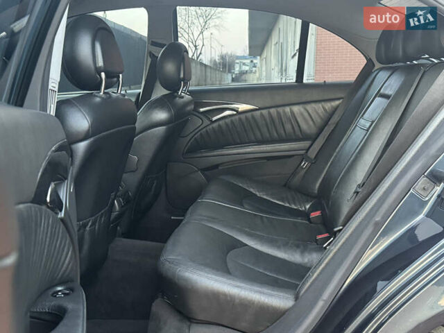 Синій Мерседес Е-Клас, об'ємом двигуна 3.2 л та пробігом 310 тис. км за 6800 $, фото 12 на Automoto.ua