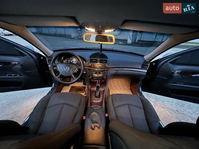 Синій Мерседес Е-Клас, об'ємом двигуна 2.6 л та пробігом 300 тис. км за 5250 $, фото 62 на Automoto.ua
