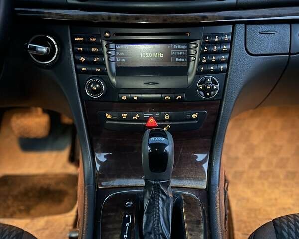 Синій Мерседес Е-Клас, об'ємом двигуна 2.6 л та пробігом 300 тис. км за 5250 $, фото 61 на Automoto.ua