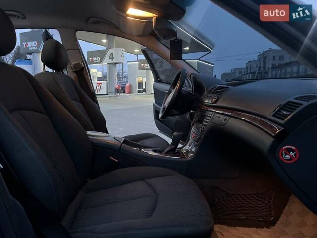 Синій Мерседес Е-Клас, об'ємом двигуна 2.6 л та пробігом 300 тис. км за 5250 $, фото 53 на Automoto.ua