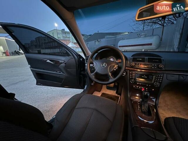 Синій Мерседес Е-Клас, об'ємом двигуна 2.6 л та пробігом 300 тис. км за 5250 $, фото 64 на Automoto.ua