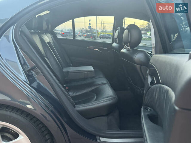 Синій Мерседес Е-Клас, об'ємом двигуна 3.2 л та пробігом 310 тис. км за 6800 $, фото 13 на Automoto.ua