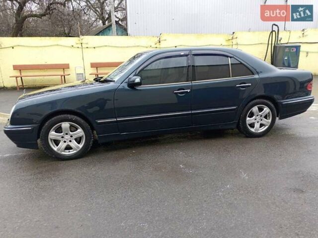 Синий Мерседес Е-Класс, объемом двигателя 3.23 л и пробегом 400 тыс. км за 5000 $, фото 6 на Automoto.ua