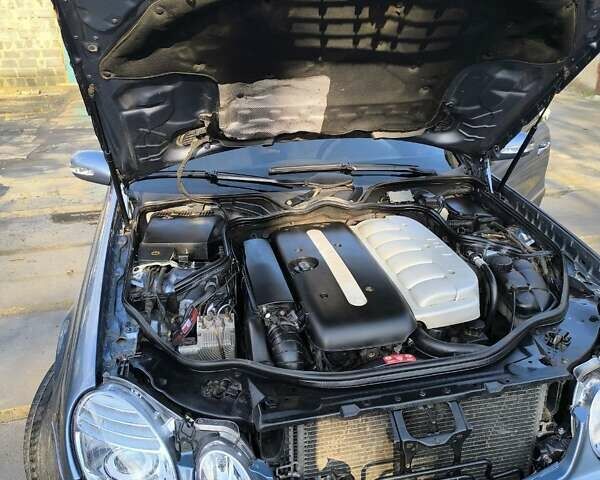 Синий Мерседес Е-Класс, объемом двигателя 3.2 л и пробегом 378 тыс. км за 11900 $, фото 25 на Automoto.ua