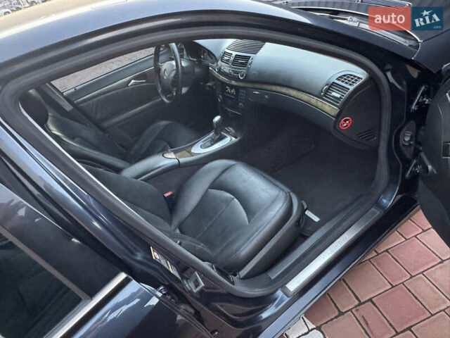Синій Мерседес Е-Клас, об'ємом двигуна 3.2 л та пробігом 310 тис. км за 6800 $, фото 15 на Automoto.ua