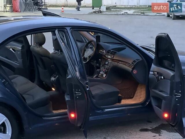 Синій Мерседес Е-Клас, об'ємом двигуна 2.6 л та пробігом 300 тис. км за 5250 $, фото 55 на Automoto.ua