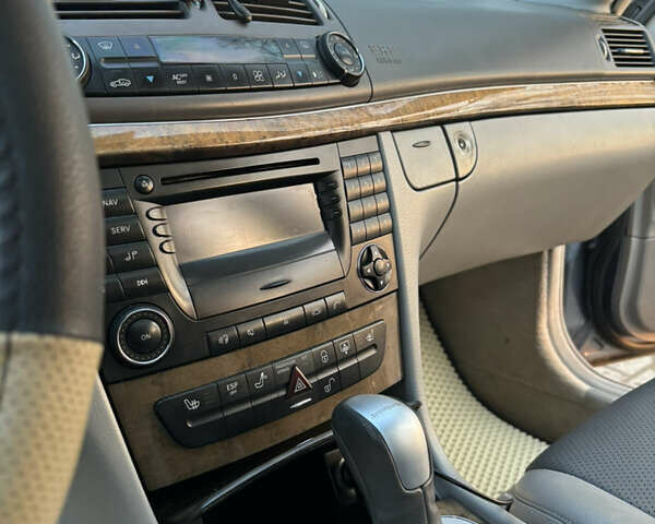 Синій Мерседес Е-Клас, об'ємом двигуна 2.7 л та пробігом 400 тис. км за 7052 $, фото 8 на Automoto.ua