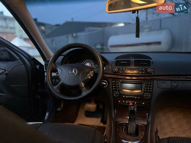 Синій Мерседес Е-Клас, об'ємом двигуна 2.6 л та пробігом 300 тис. км за 5250 $, фото 58 на Automoto.ua