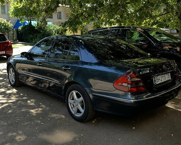 Синий Мерседес Е-Класс, объемом двигателя 2.2 л и пробегом 383 тыс. км за 6500 $, фото 2 на Automoto.ua