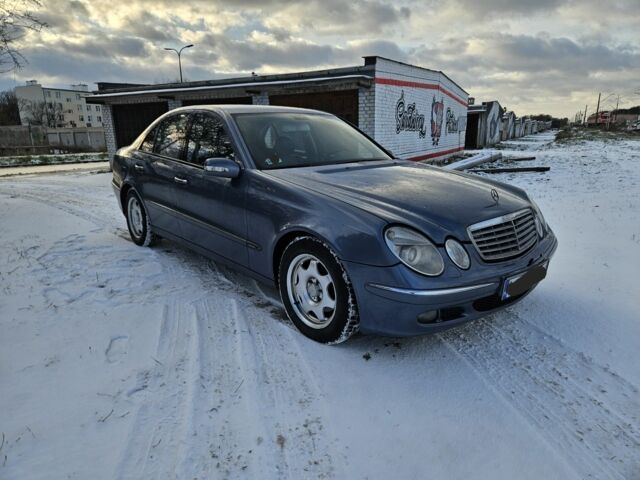 Синий Мерседес Е-Класс, объемом двигателя 2.7 л и пробегом 400 тыс. км за 2800 $, фото 1 на Automoto.ua