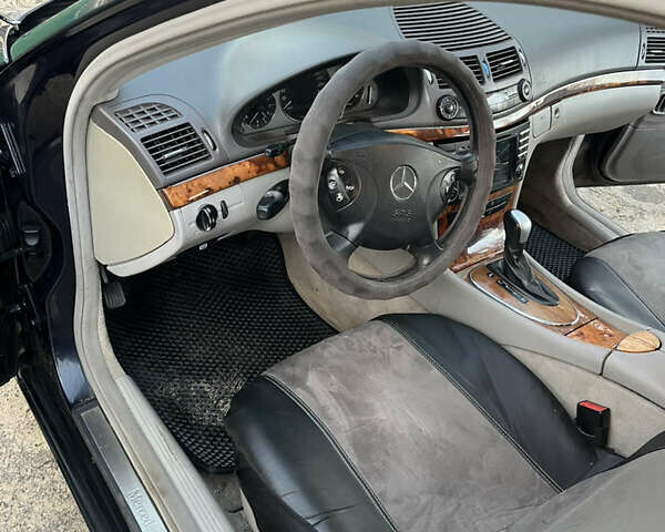 Синий Мерседес Е-Класс, объемом двигателя 2.69 л и пробегом 300 тыс. км за 5333 $, фото 6 на Automoto.ua