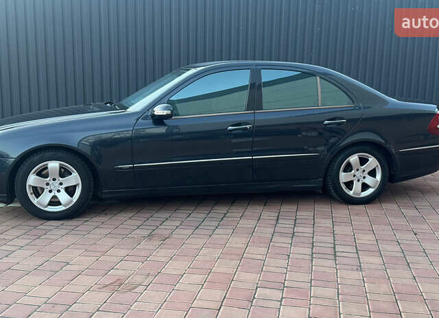 Синій Мерседес Е-Клас, об'ємом двигуна 3.2 л та пробігом 310 тис. км за 6800 $, фото 5 на Automoto.ua