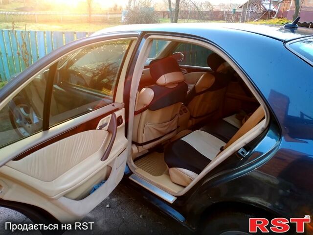 Синий Мерседес Е-Класс, объемом двигателя 2.2 л и пробегом 374 тыс. км за 4800 $, фото 5 на Automoto.ua